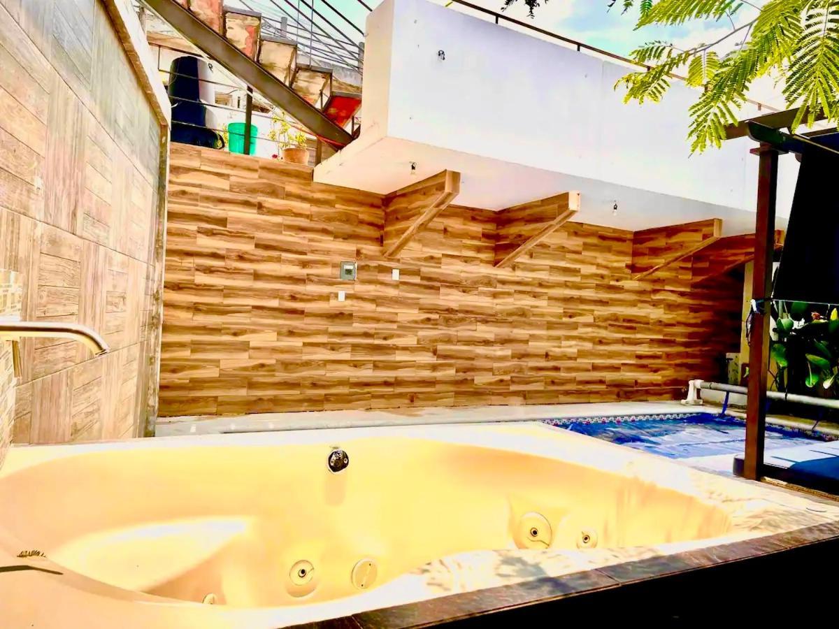 Loft Arte Y Diseno, Terraza, Asador, 3 Pantallas "Cuernavaca Somos El Unico Airbn Que Te Ofrece 2 Exclusivos Jacuzzis Profesionales Con Agua Caliente Y Sistema De Hidromasaje, Tipo Spa" Fraccionamiento Vigilancia 24 Horas Appartement Buitenkant foto