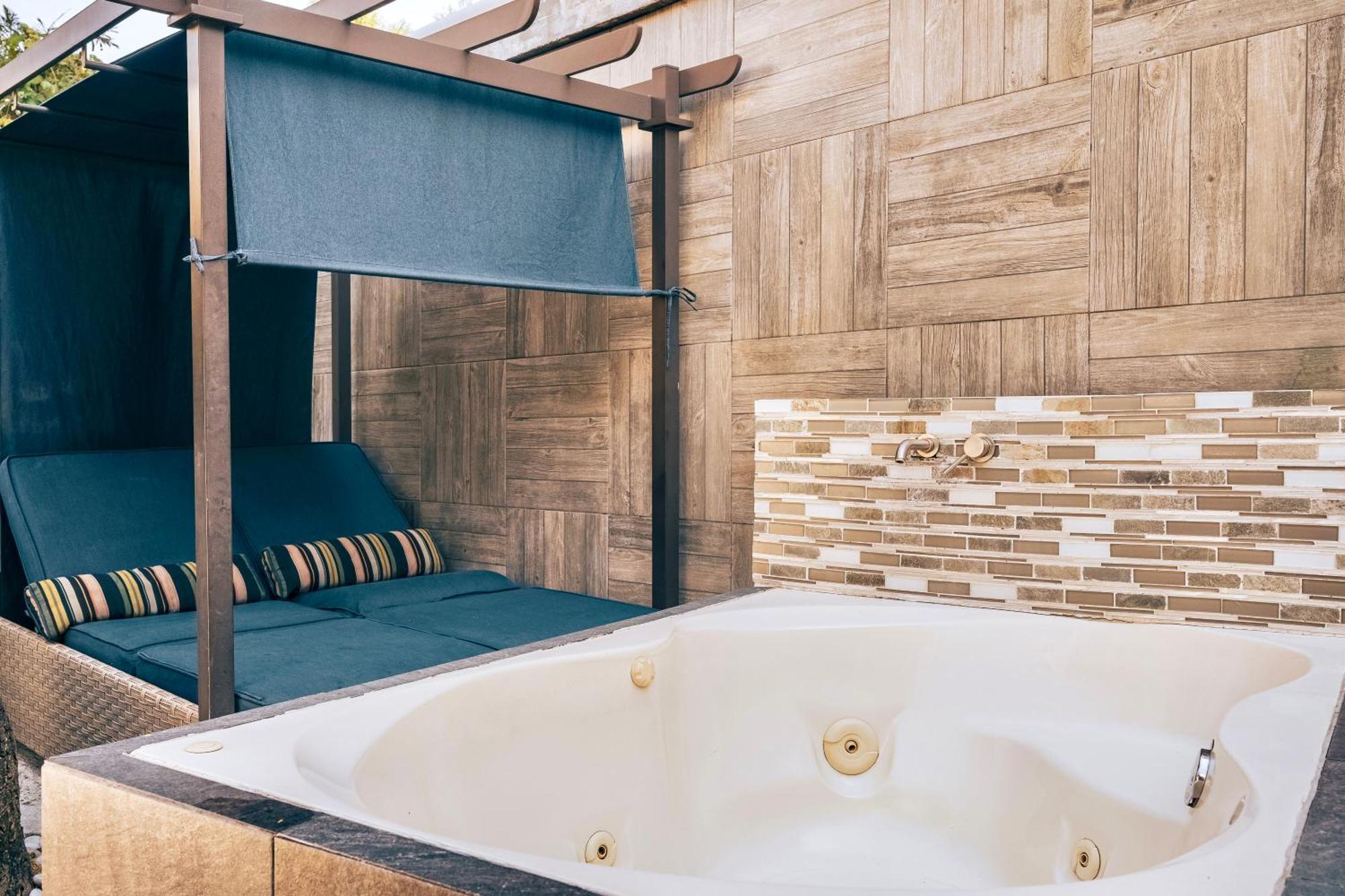 Loft Arte Y Diseno Alberca Climatizada, Amenidades Y Lujo, Terraza Privada Con Asador De Carbon, Cuernavaca Somos Los Unicos Que Te Ofrecemos Para Tu Uso Personal Y Exclusivo 2 Jacuzzis Con Agua Caliente Y Sistema De Hidromasaje Tipo Spa Buitenkant foto